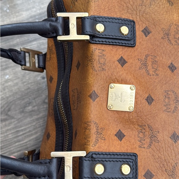 MCM - Picture 12 of 14